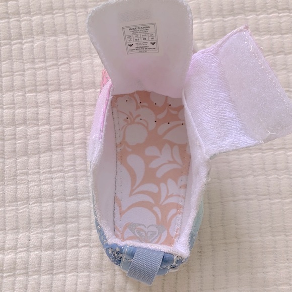 Roxy girls Velcro sneakers. Ombre color with glitter hearts. Size 10 toddler. - Picture 6 of 8